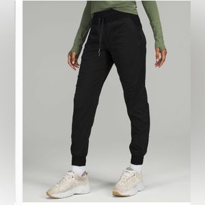 Lululemon Athletica Dance Studio Mid-Rise Jogger *Full Length Size 6